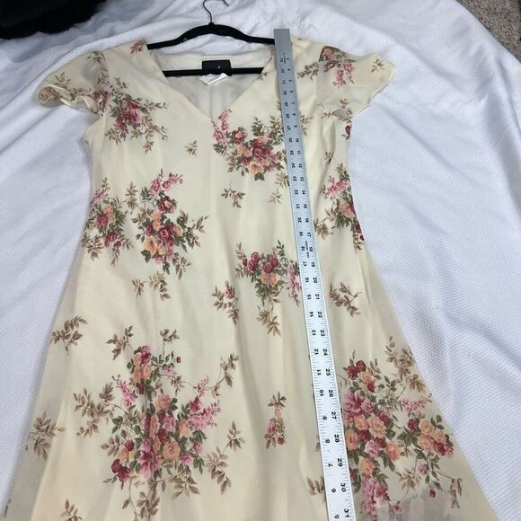 Vintage 90’s Pale Yellow‎ Pink Rose Print Flutter Sleeve Asymmetrical Hem Dress - Picture 5 of 7